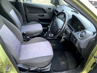 /photos/9849/66279255-897b-5a67-cf2a-650b795a2e0d_i320x240.jpg