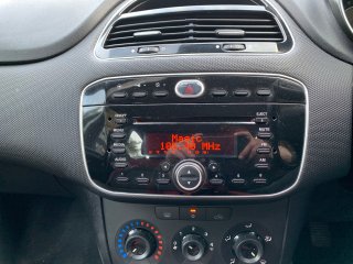 /photos/9849/7f199fec-d4bd-db26-d914-8ffcba5502c2_i320x240.jpg