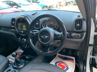 /photos/9849/de6854c4-cda4-4c37-b999-54041fcaf776_i320x240.jpg